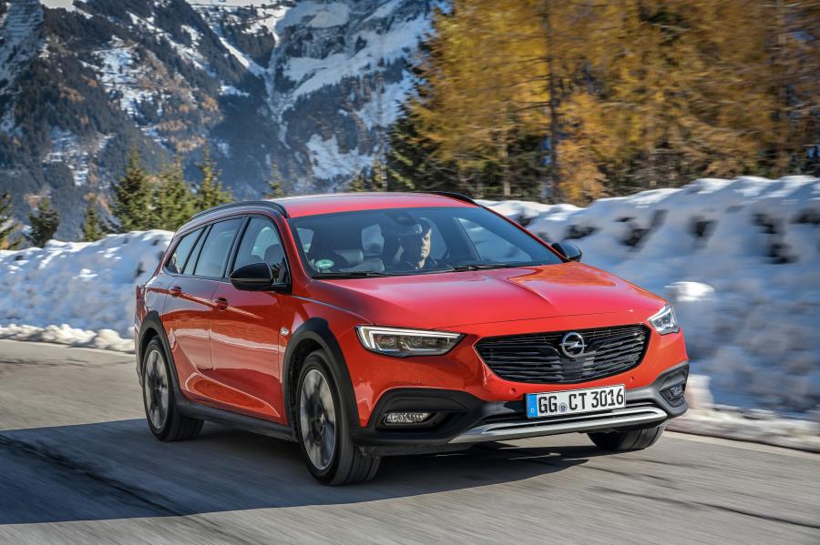  Opel Insignia Country Tourer Turbo D 4x4 Exclusive 2017 года  (фото 26 из 42)